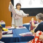 駐日各国大使館員「風呂敷ワークショップ」